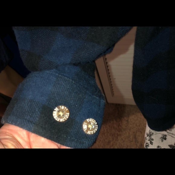 Field & Stream Blue and Black Plaid Flannel Size Large - Picture 5 of 7